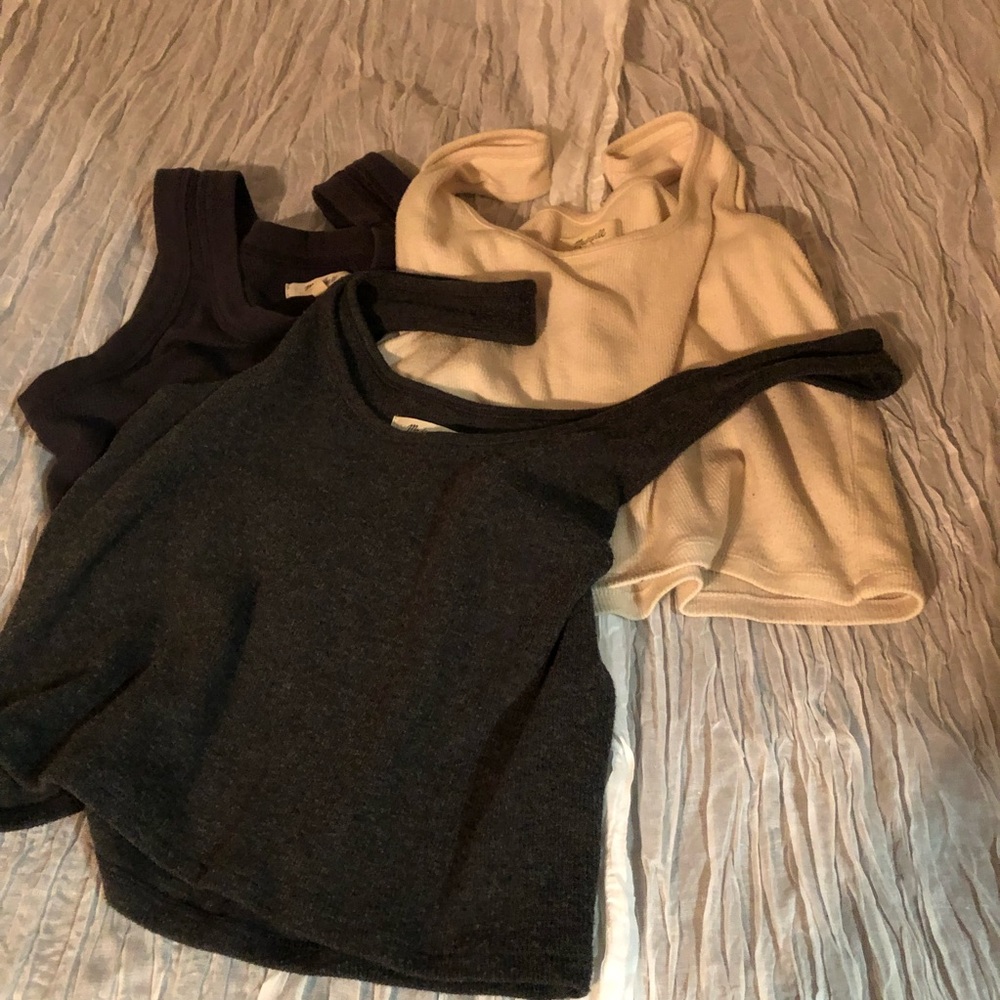 Madewell Bundle of Black, grey and cream Madewell crop tops size small/medium